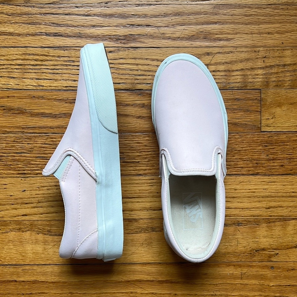 Women’s Classic Slip-On Shoe in Pink Size 7.5